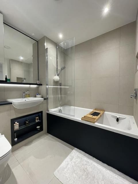 Bathroom, Bath