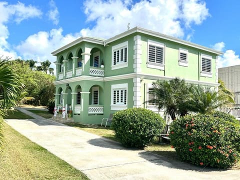 Property building, Day, Garden, Street view