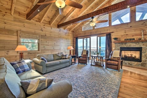 Family-Friendly Dandridge Home with Lake Views! House in Douglas Lake