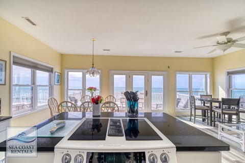 Paradiso a Mare Maison in North Topsail Beach