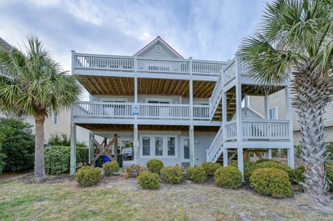 Munchkins' House House in Surf City