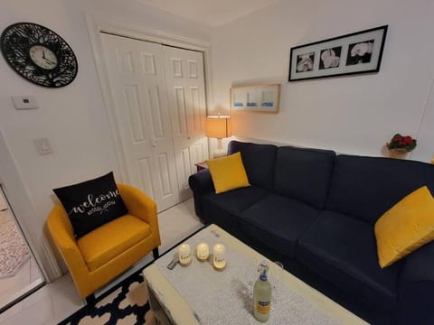 Comfy and Chic Boston Apartment! Apartment in West Roxbury