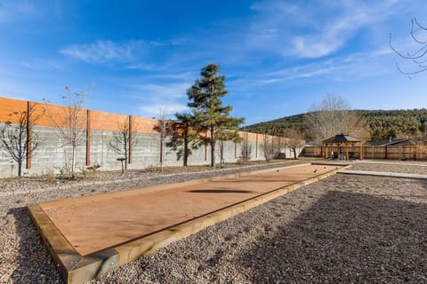 Hot Tub Pool Table Bocce Court Mountain Views House in Williams