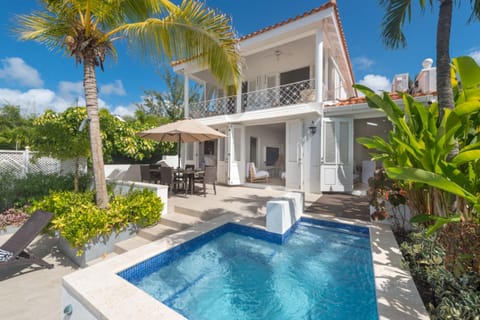 Exceptional Beachfront Living - Milord Sunsets home House in Saint James