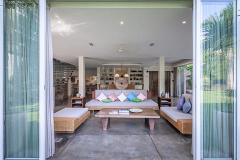 Villa Serey- Private Luxury Cambodian Style 4 Bed Pool Villa Villa in Krong Siem Reap