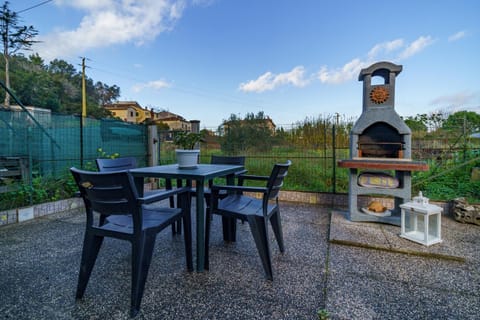 Property building, Day, BBQ facilities, Dining area