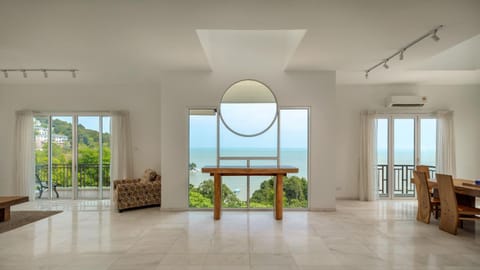 Living room, Sea view