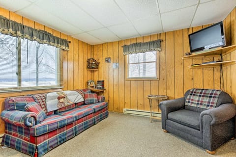 Tranquil Marenisco Cabin on Lake Gogebic! Casa in Lake Gogebic