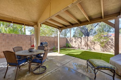 Renovated Yuma Home with Community Pool! Maison in Yuma