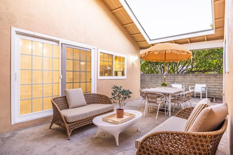 @ Marbella Lane - Contemporary 4BR Charm w/ Pool House in Fullerton
