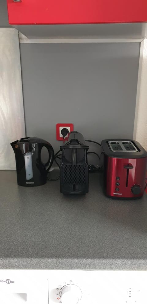 Coffee/tea facilities, toaster