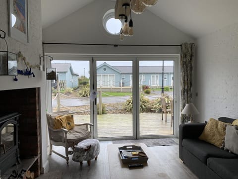 Luna Azul at The Bay Filey, sleeps up to 8, and 2 dogs stay for free! House in Primrose Valley