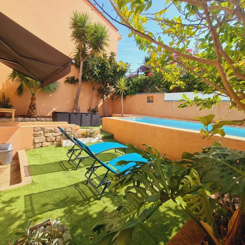 Garden, Garden, Balcony/Terrace, Swimming pool