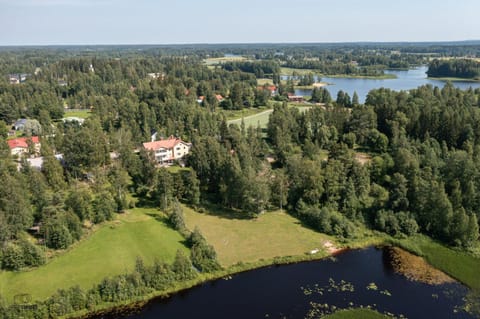 Property building, Natural landscape, Bird's eye view, View (from property/room), Lake view