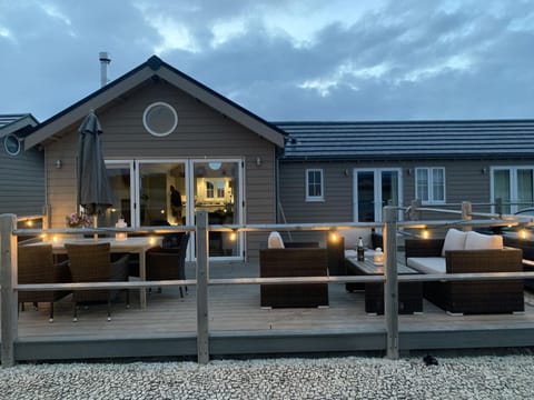 Seahorse Lodge at The Bay Filey, sleeps up to 6, and 2 dogs stay for free! House in Primrose Valley