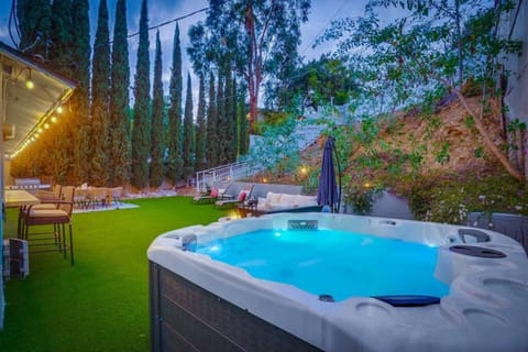 Hollywood Hills Retreat: Private GYM & STEAM ROOM House in Hollywood Hills