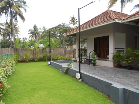 EV StayZ Bed and Breakfast in Vypin