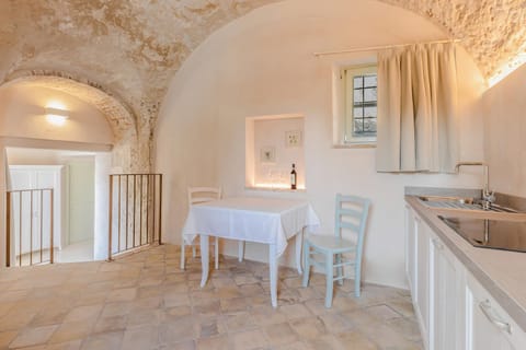 Palazzo Montanari Art & Wine Luxury Apartments Farm Stay in Lake Garda