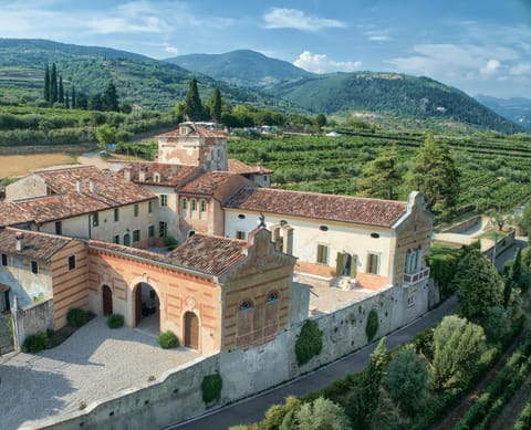 Property building, Spring, Day, Natural landscape, Bird's eye view, Landmark view, Mountain view, Quiet street view, Inner courtyard view