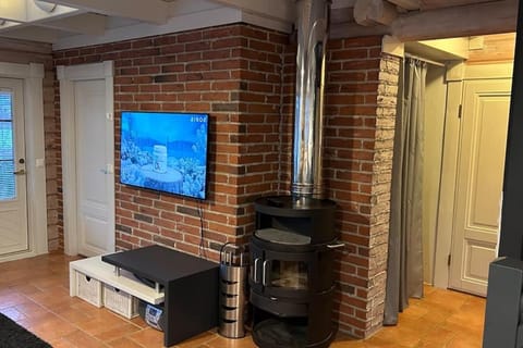 Laakson Helmi 2 ,separate sauna, fireplace, lake Villa in Finland