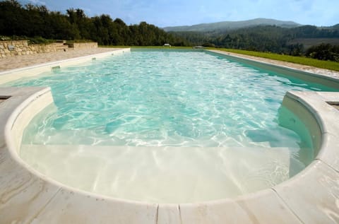 Large Farmhouse in Umbria -Swimming Pool -Cinema Room -Transparent Geodesic Dome Soggiorno in fattoria in Umbria