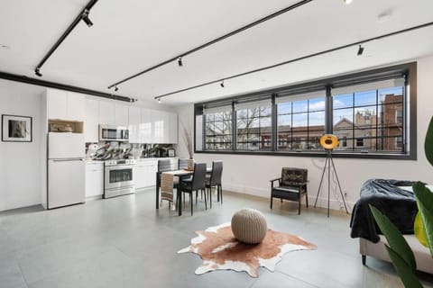 Brooklyn Bay Full spacious Unique trendy loft Apartment in Dyker Heights