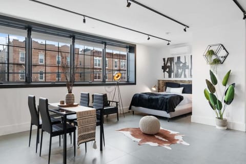 Brooklyn Bay Full spacious Unique trendy loft Condominio in Dyker Heights