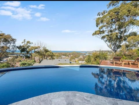 Luxe Terrigal beach Ocean View with Infinity pool House in Wamberal