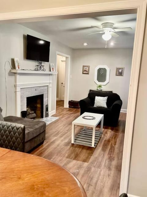 Comfort by The University & Waterfront Casa in Elizabeth City