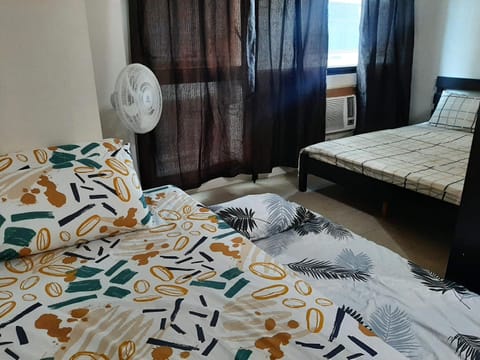 Family Staycation 2 with Pool Condo in Mandaluyong