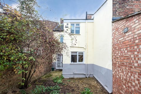 Bright & Spacious 2-Bedroom Jericho House House in Oxford