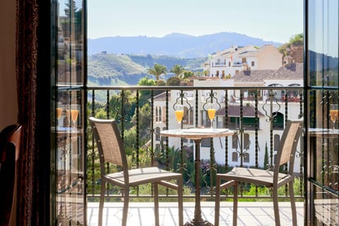 Balcony/Terrace, Mountain view