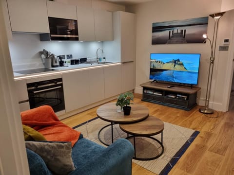 Ritual Stays stylish 1-Bed Flat in the Heart of St Albans City Centre with Working Space and Super Fast WiFi Condo in St Albans