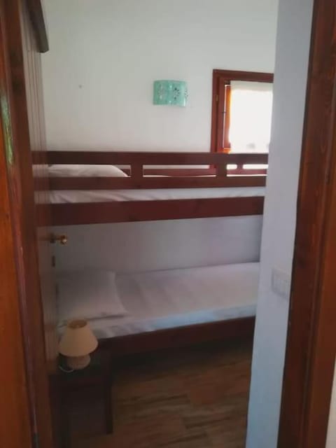 Bedroom, bunk bed