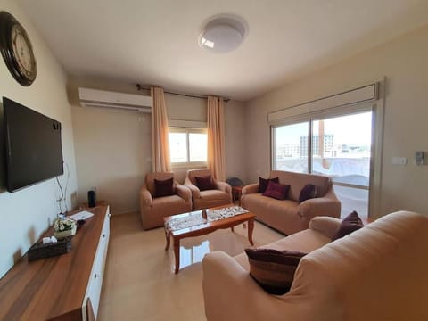 Newly Built 3 Bedroom Condo in Jericho City Center Appartamento in South District