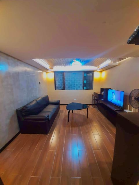 IV’s Condo w/ Netflix and Wi-Fi Aparthotel in Pasig