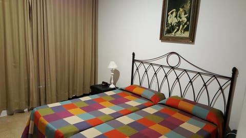 Hostal Residencia Catalina Bed and Breakfast in Palamós