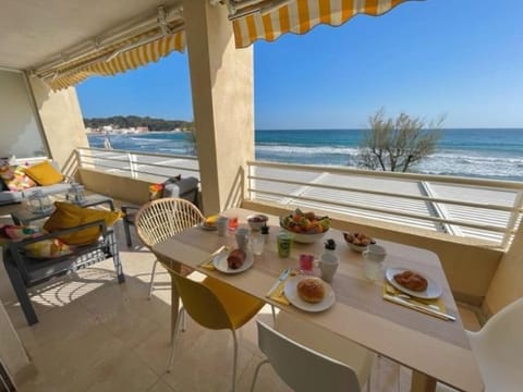 Balcony/Terrace, Balcony/Terrace, Seating area, Dining area, Sea view