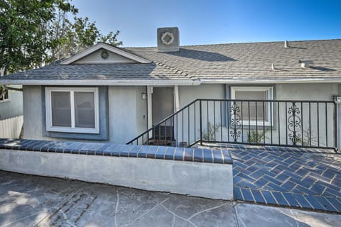 Bright Whittier Home with Spacious Deck! Maison in Pico Rivera