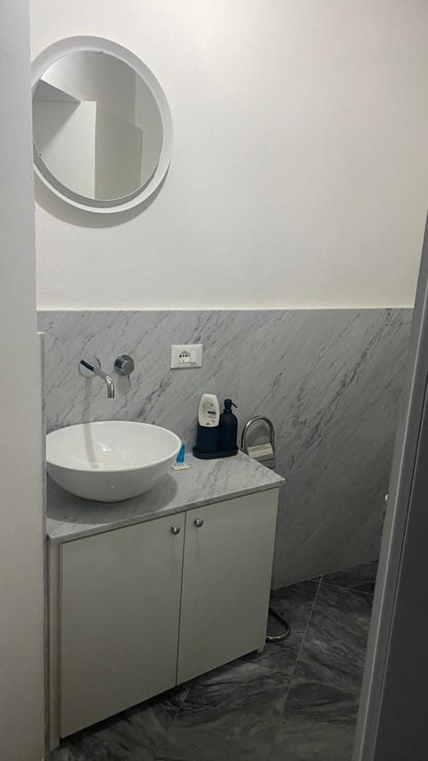 Stupendo bilocale nuovissimo con finiture di lusso Apartment in Carrara