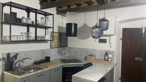 Stupendo bilocale nuovissimo con finiture di lusso Apartment in Carrara