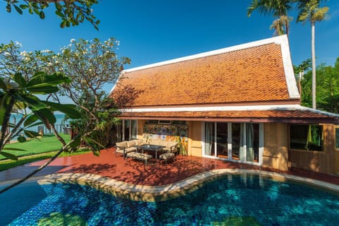 Gala Beachfront Villa Villa in Pattaya City