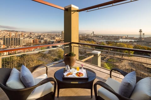 Balcony/Terrace, City view