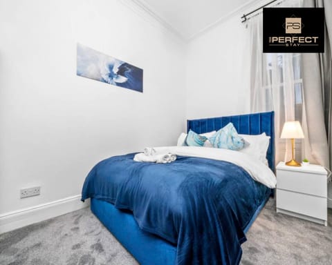 Glasgow Airport Luxury Apartment By Your Perferct Stay Short lets Glasgow Condo in Paisley
