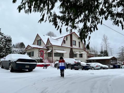 Property building, Day, Winter, Parking