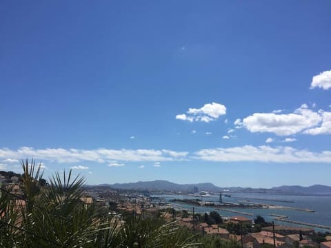 Superbe terrasse avec vue panoramique sur la mer Apartment in Marseille