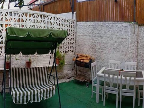 Patio, BBQ facilities