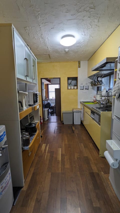 Kitchen or kitchenette, Communal kitchen, kitchen