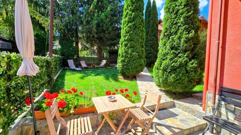 Garden, Seating area, sunbed