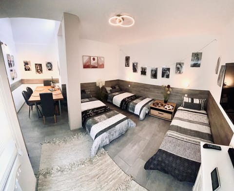 2 Room Galerie Einliegerwohnung in Rheinstetten, Messe Nähe, Rollstuhlfahrer geeignet Apartment in Karlsruhe